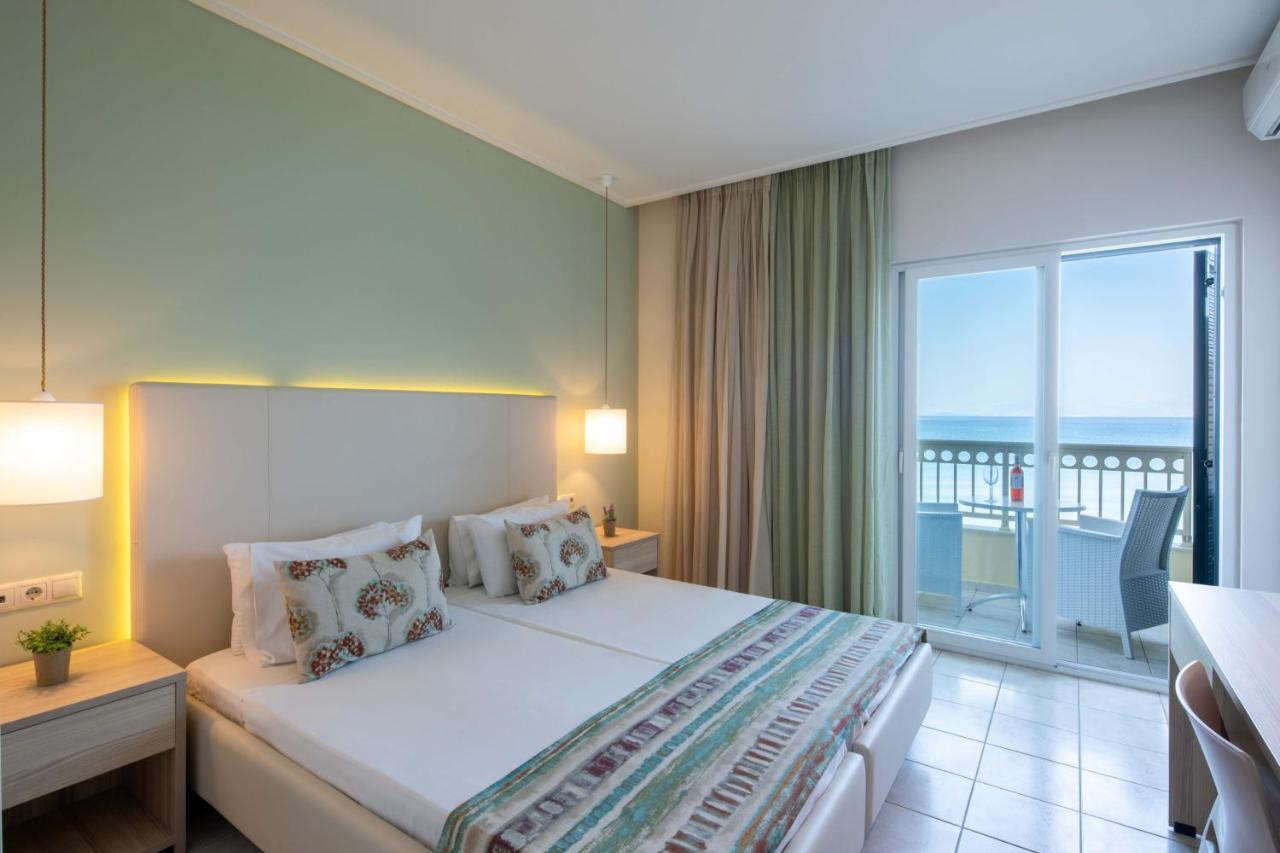 Hotel Rossis เมซอนกิ ภายนอก รูปภาพ