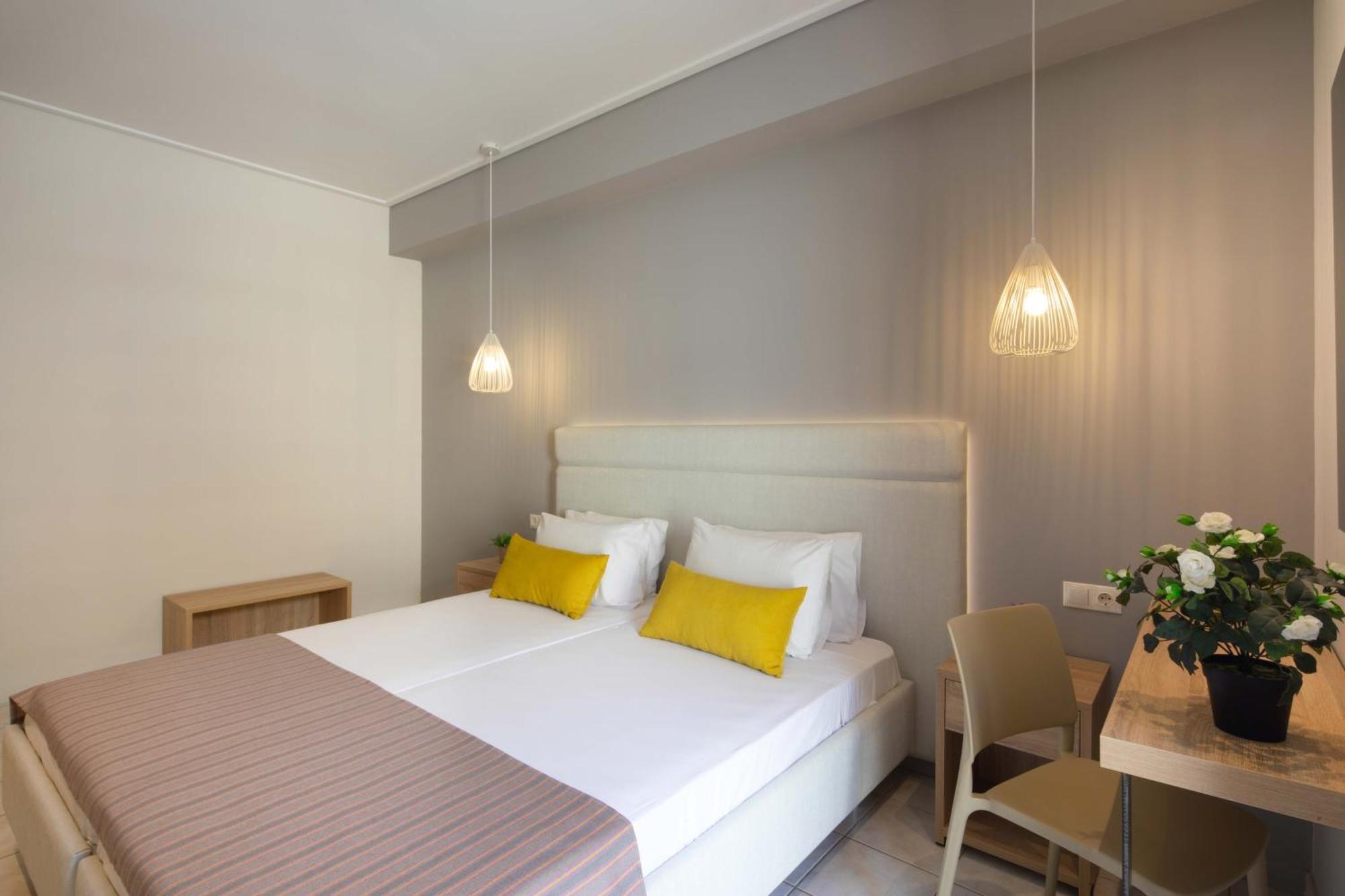 Hotel Rossis เมซอนกิ ภายนอก รูปภาพ